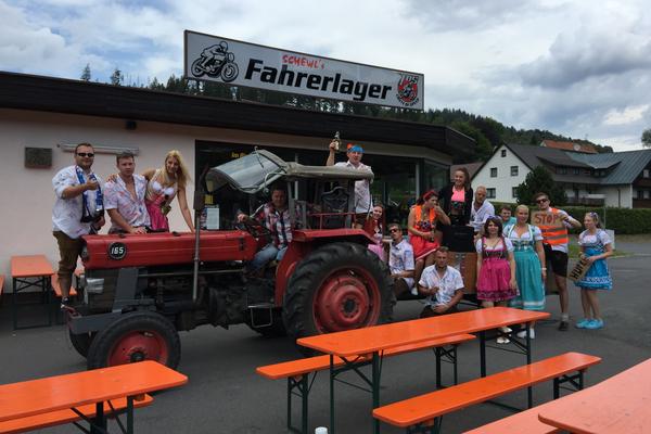 Schewl's Fahrerlager – Taste of Speed – Bild 2 vergrößern