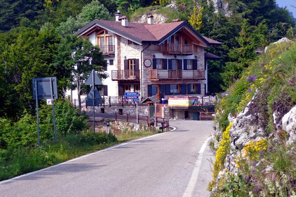Bocca di Navene  / Monte-Baldo-Höhenstraße – Bild 1 vergrößern