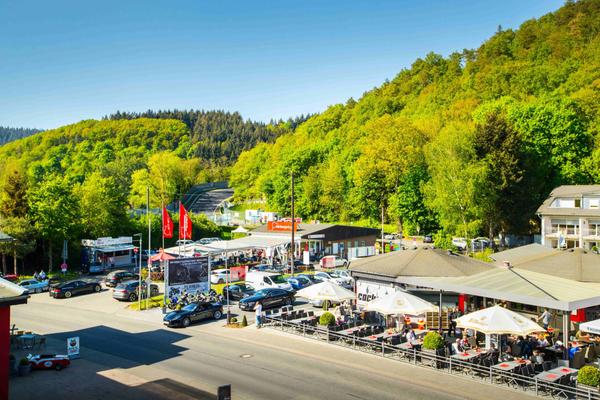 Bistro Cockpit (ehem. „Beim Hannes“) – Nordschleife Breidscheid – Bild 1 vergrößern
