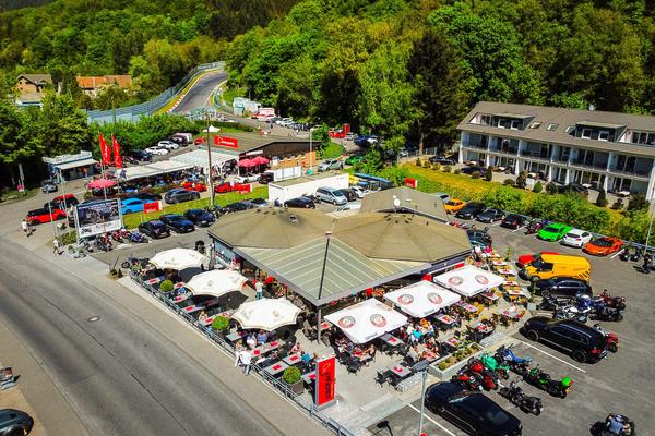 Bistro Cockpit (ehem. „Beim Hannes“) – Nordschleife Breidscheid – Bild 2 vergrößern