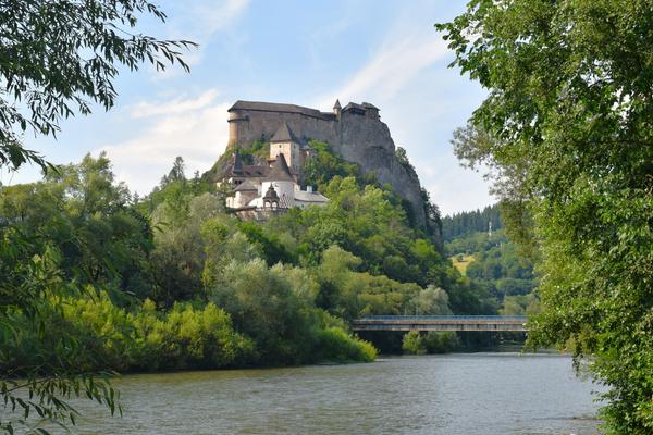 Arwaburg (Oravský hrad) – Bild 1 vergrößern