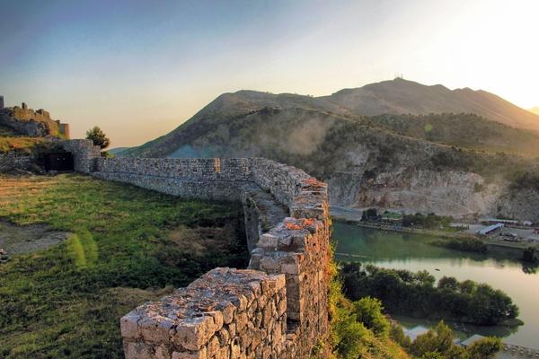 Burg Rozafa (Kalaja e Rozafës) – Bild 1 vergrößern
