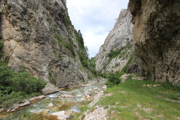 Sutjeska-Schlucht und Tjentište (Kanjon Sutjeske / Tjentište, Nationalpark Sutjeska) – Bild 2 vergrößern