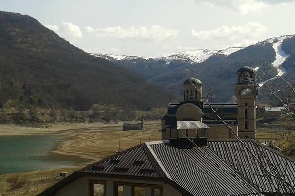 Versunkene Kirche Sveti Nikola am Mavrovo-See (Црква Свети Никола / Crkva Sveti Nikola, Mavrovo) – Bild 3 vergrößern