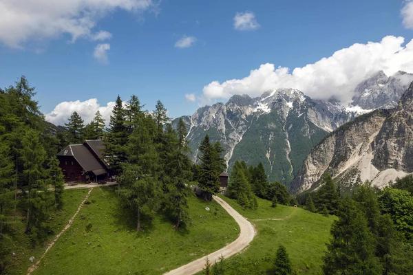 Erjavčeva koča na Vršiču – Bild 1 vergrößern