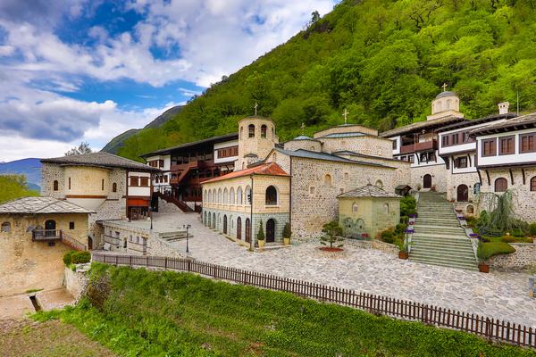 Kloster Sveti Jovan Bigorski (Манастир Свети Јован Бигорски / Manastir Sveti Jovan Bigorski) – Bild 1 vergrößern
