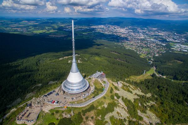 Ještěd mit Fernsehturm (Ještěd / Jeschken) – Bild 1 vergrößern