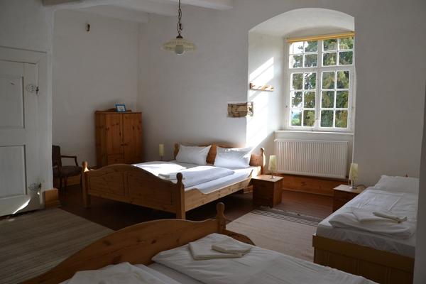 Tonenburg – Biker-Burg im Weserbergland – Bild 1 vergrößern