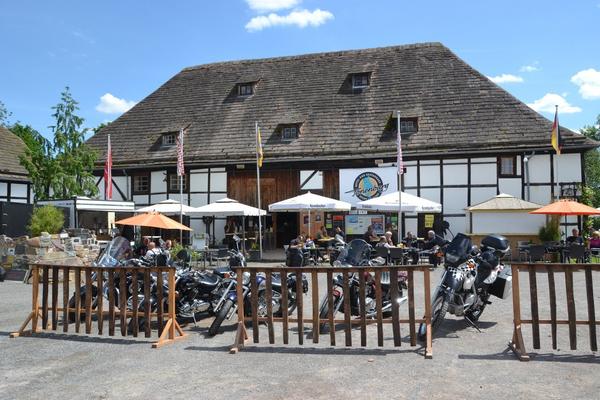 Tonenburg – Biker-Burg im Weserbergland – Bild 2 vergrößern