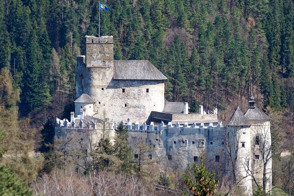 Burg Niedzica (Zamek w Niedzicy / Zamek Dunajec) – Bild 3 vergrößern