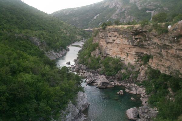 Morača-Schlucht mit Platije (Кањон Мораче / Kanjon Morače, M-2) – Bild 2 vergrößern