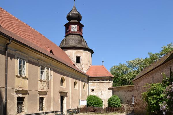 Burg Pernštejn (hrad Pernštejn) – Bild 2 vergrößern