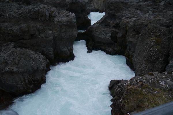 Hraunfossar und Barnafoss (Hraunfossar, Route 518) – Bild 2 vergrößern