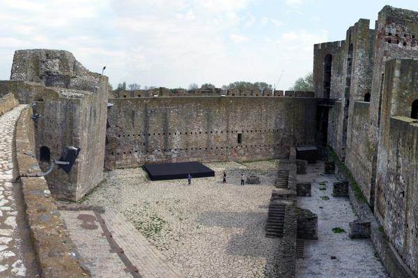 Festung Smederevo (Smederevska tvrđava / Смедеревска тврђава) – Bild 1 vergrößern