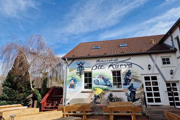 Motorradcafé „DIE Kurve!“ – Bild 1 vergrößern