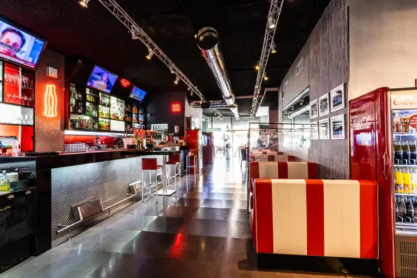 Red Seven – Restaurante Motero – Bild 2 vergrößern