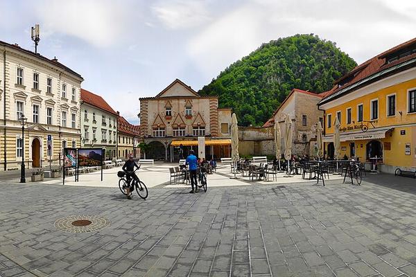 CafeRacer Bar pr' Jodlu – Bild 1 vergrößern