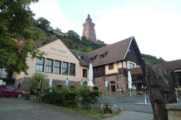 Kyffhäuser-Denkmal – Bikertreff am Parkplatz Burghof (B 85) – Bild 1 vergrößern