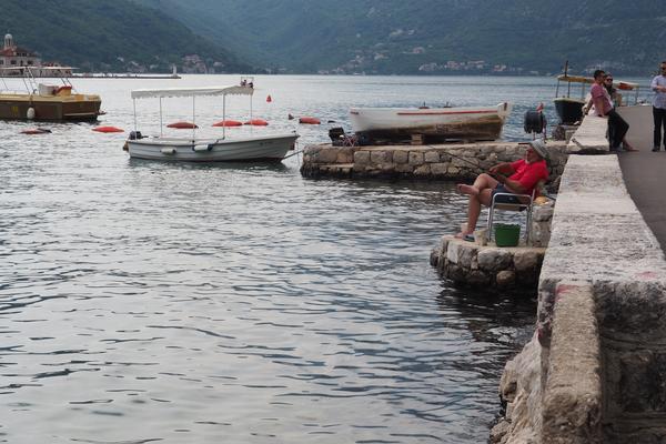 Perast mit Insel Gospa od Škrpjela (Perast / Пераст, M-1) – Bild 1 vergrößern
