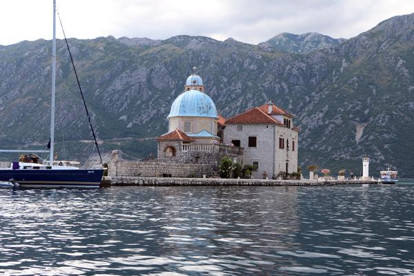 Perast mit Insel Gospa od Škrpjela (Perast / Пераст, M-1) – Bild 3 vergrößern