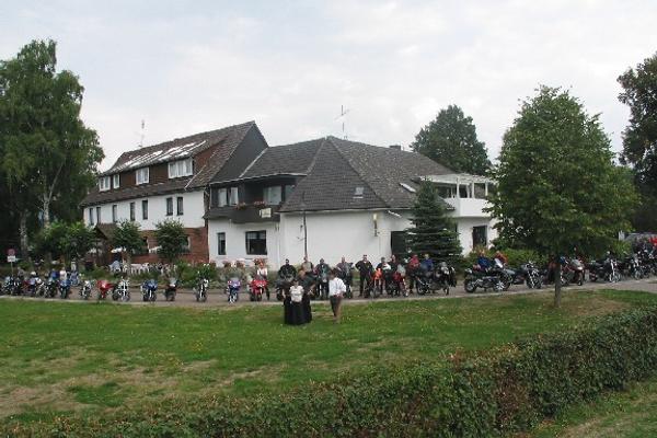 Landhotel „Zum Anker“ – Bikertreff an der Weser – Bild 1 vergrößern