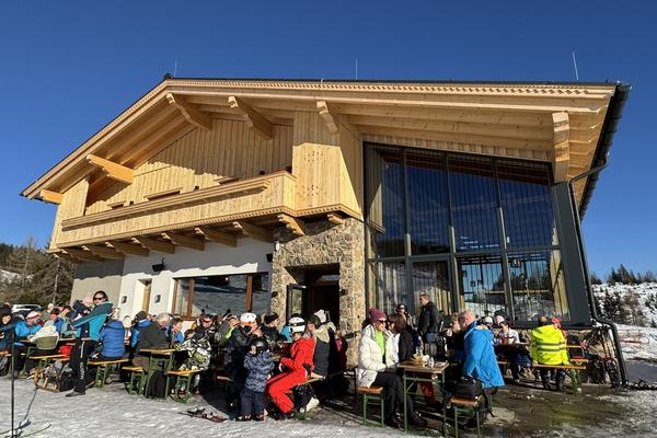 Blonde Hütte – Almgasthaus auf der Postalm – Bild 1 vergrößern