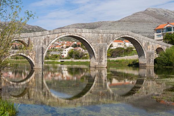 Arslanagić-Brücke (Arslanagića most / Perovića most) – Bild 3 vergrößern