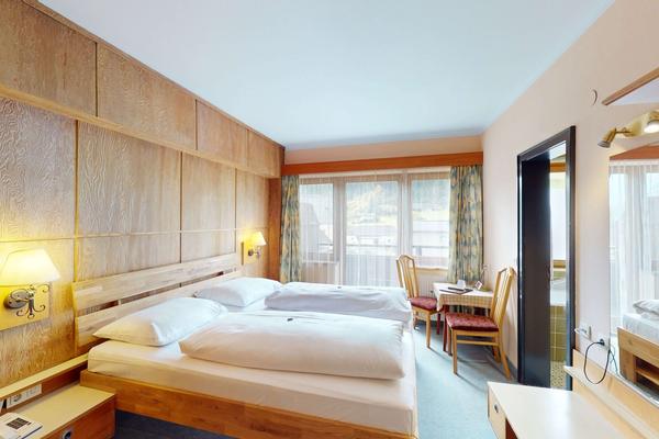 Hotel Tiroler Adler – Bikerhotel in Waidring – Bild 1 vergrößern