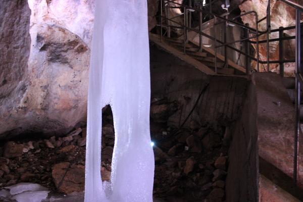 Ledenika-Höhle (Пещера Леденика / Peshtera Ledenika) – Bild 3 vergrößern