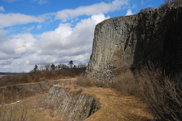 Hegyestű – Basaltsäulen-Vulkan (Hegyestű Geológiai Bemutatóhely) – Bild 1 vergrößern