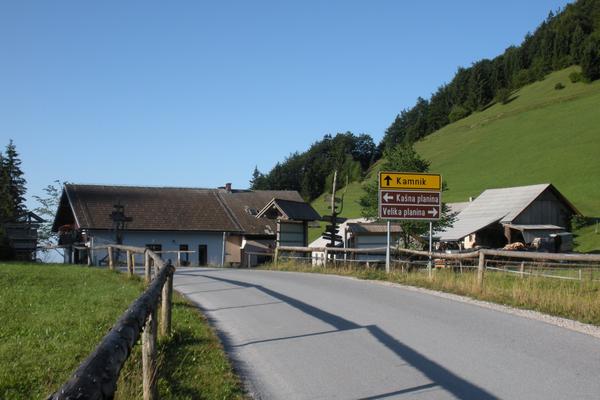 Volovljek-Pass (Prelaz Volovljek / Kranjski Rak, Straße 924) – Bild 2 vergrößern