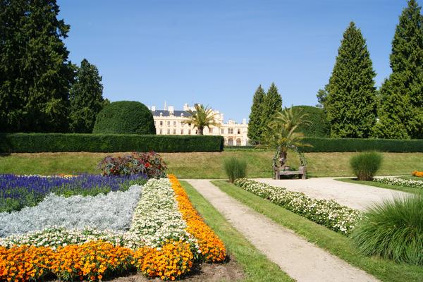 Schloss Eisgrub (Zámek Lednice) – Bild 2 vergrößern
