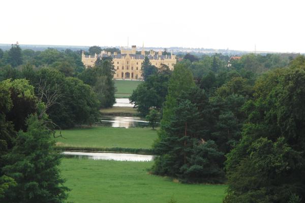 Schloss Eisgrub (Zámek Lednice) – Bild 3 vergrößern