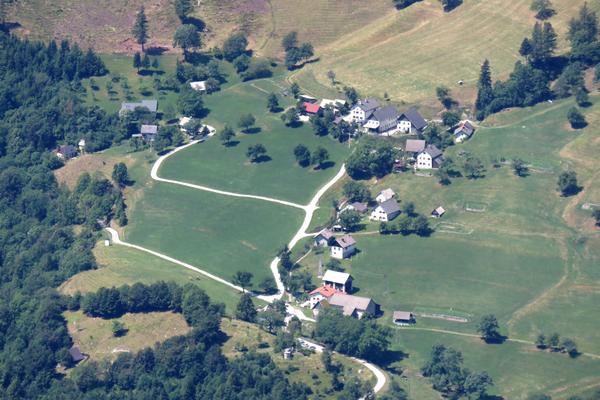 Tolminske Ravne (Tolminske Ravne, Bergstraße ab Tolmin) – Bild 2 vergrößern