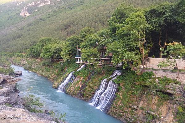 Këlcyrë-Schlucht (Gryka e Këlcyrës, SH75) – Bild 2 vergrößern
