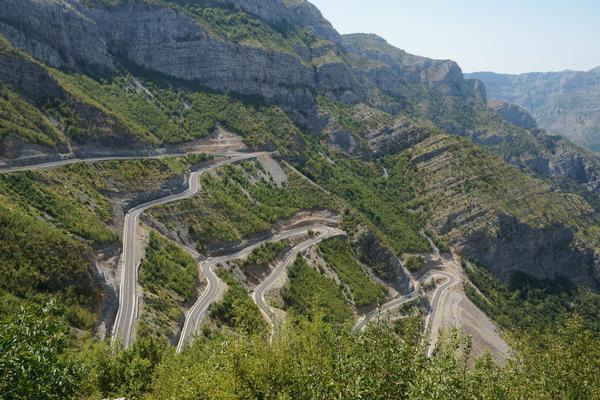 Serpentinen von Hoti (Leqet e Hotit, SH20) – Bild 1 vergrößern