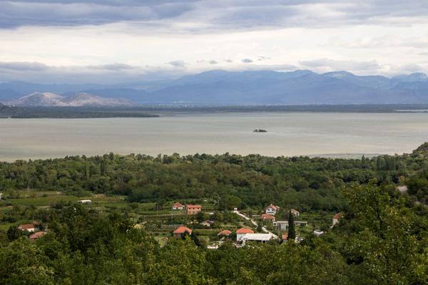 Panoramastraße am Skutarisee (Virpazar–Ostros, R-15) – Bild 1 vergrößern