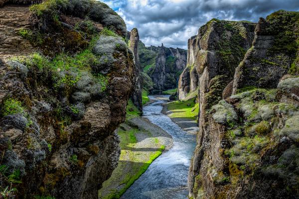 Fjaðrárgljúfur-Schlucht (Fjaðrárgljúfur, Route 206) – Bild 3 vergrößern