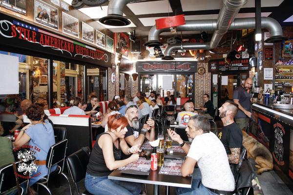 Unic Bikers Bar (Vanzago) – Bild 2 vergrößern