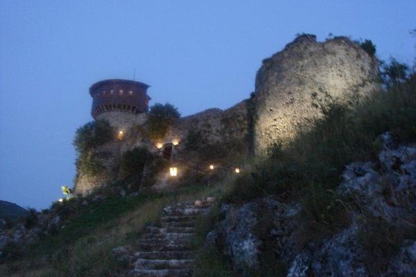 Burg Petrela (Kalaja e Petrelës, SH3) – Bild 3 vergrößern