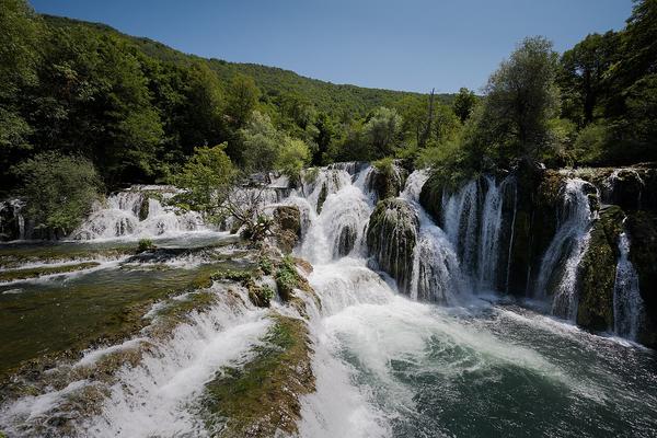Martin Brod mit Una-Wasserfällen (Martin Brod / Мартин Брод, Nationalpark Una) – Bild 3 vergrößern