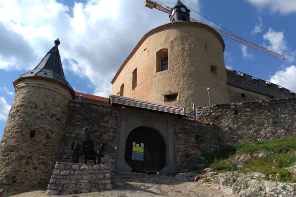 Burg Krásna Hôrka (Hrad Krásna Hôrka / Krasznahorka, I/16) – Bild 3 vergrößern