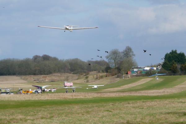 Popham Airfield – Spitfire Café – Bild 1 vergrößern
