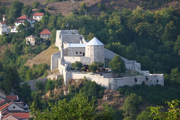 Festung Travnik (Travnička tvrđava / Stari grad Travnik) – Bild 1 vergrößern