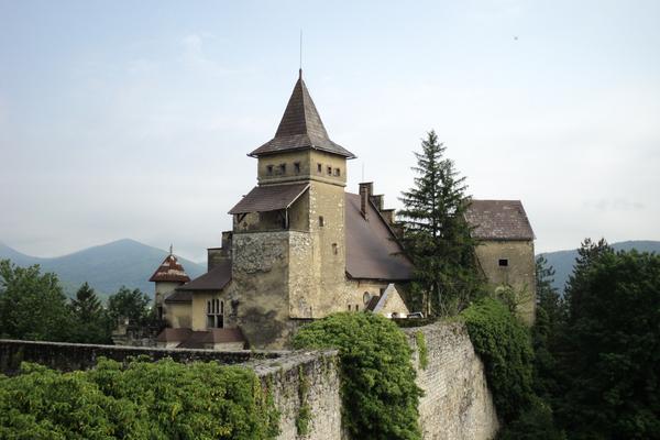 Burg Ostrožac (Dvorac Ostrožac) – Bild 2 vergrößern