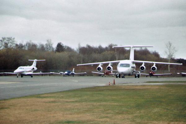 Pathfinder Café (Blackbushe Airport) – Bild 3 vergrößern