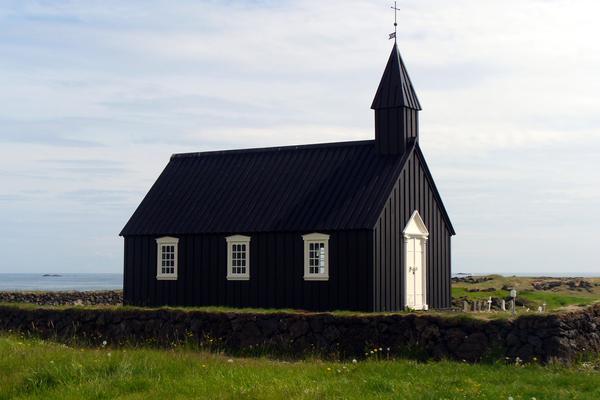Schwarze Kirche von Búðir (Búðakirkja, Búðavegur 5723) – Bild 1 vergrößern