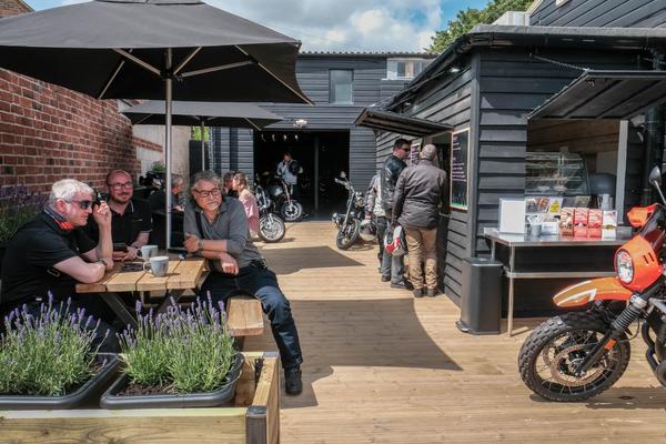 Bahnstormer Café (Farringdon Coffee Company) – Bild 1 vergrößern