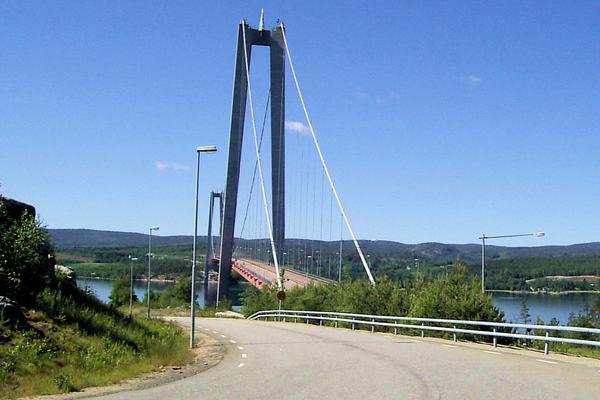 Höga-Kusten-Brücke (Högakustenbron, E4) – Bild 2 vergrößern