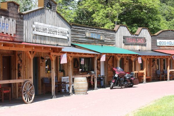 Zündstoff Edersee – Restaurant, Bikertreff & Western-Motel – Bild 3 vergrößern